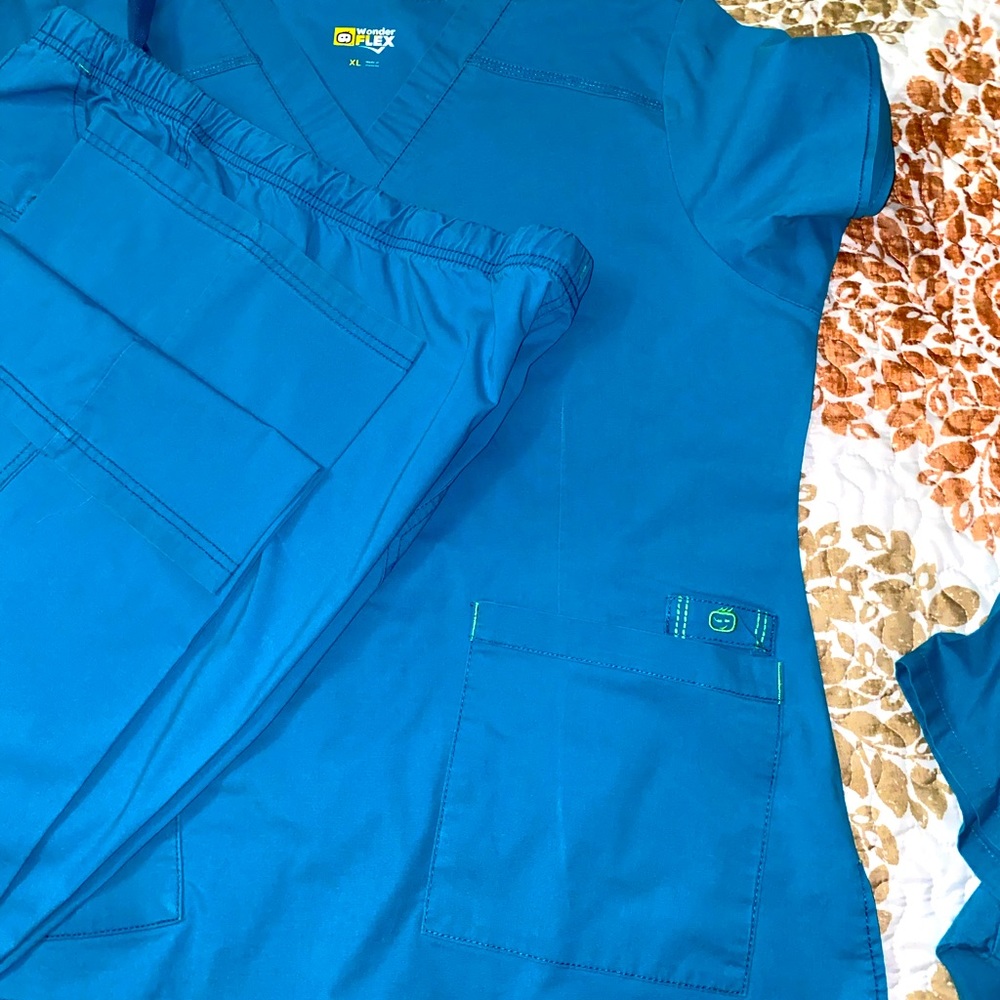 WOMEN WONDER FLEX UNIFORM SET